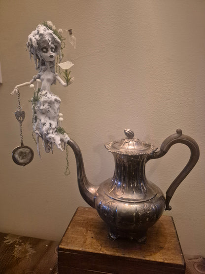 Letty's Teapot Ghost